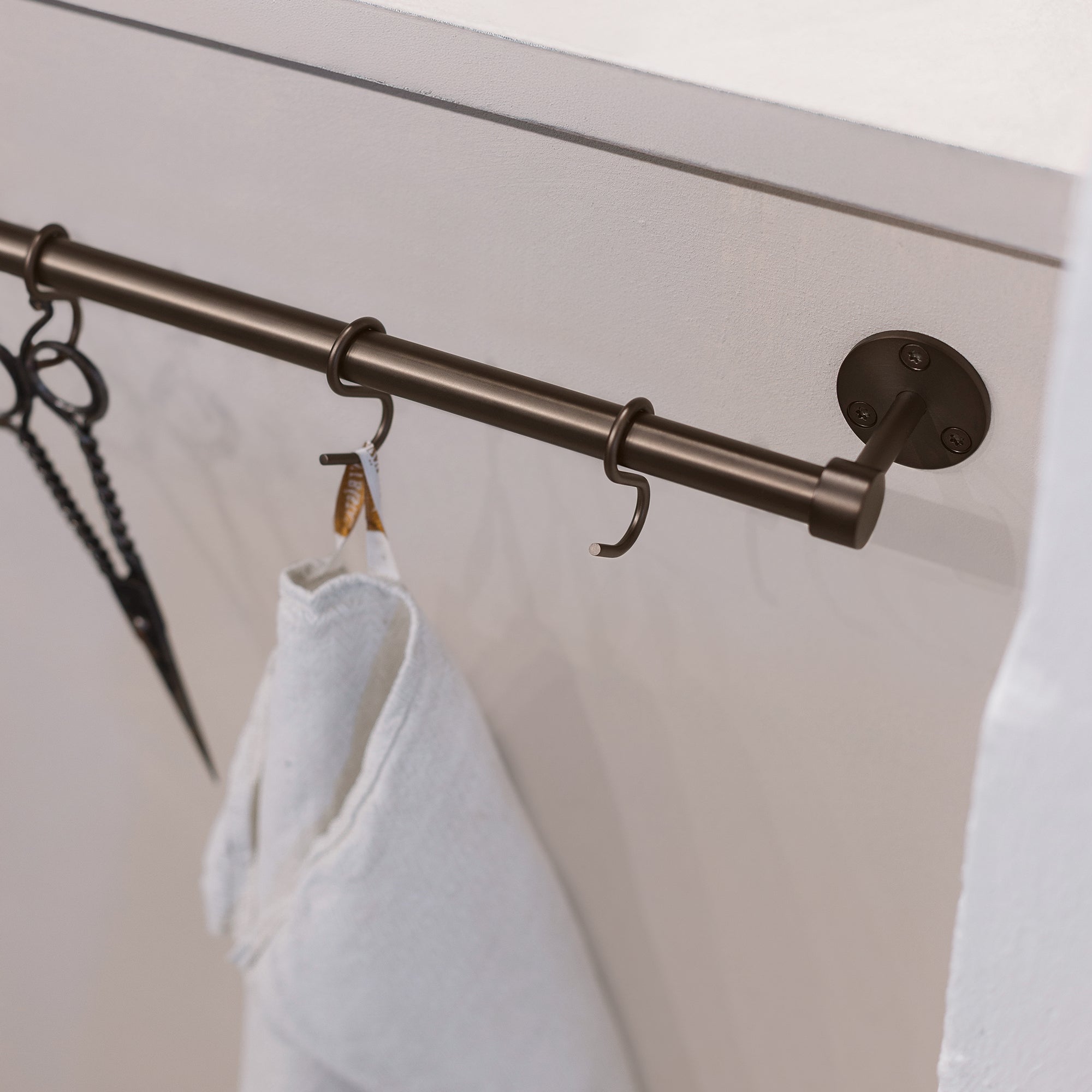 Kitchen Rail Extension Aveny