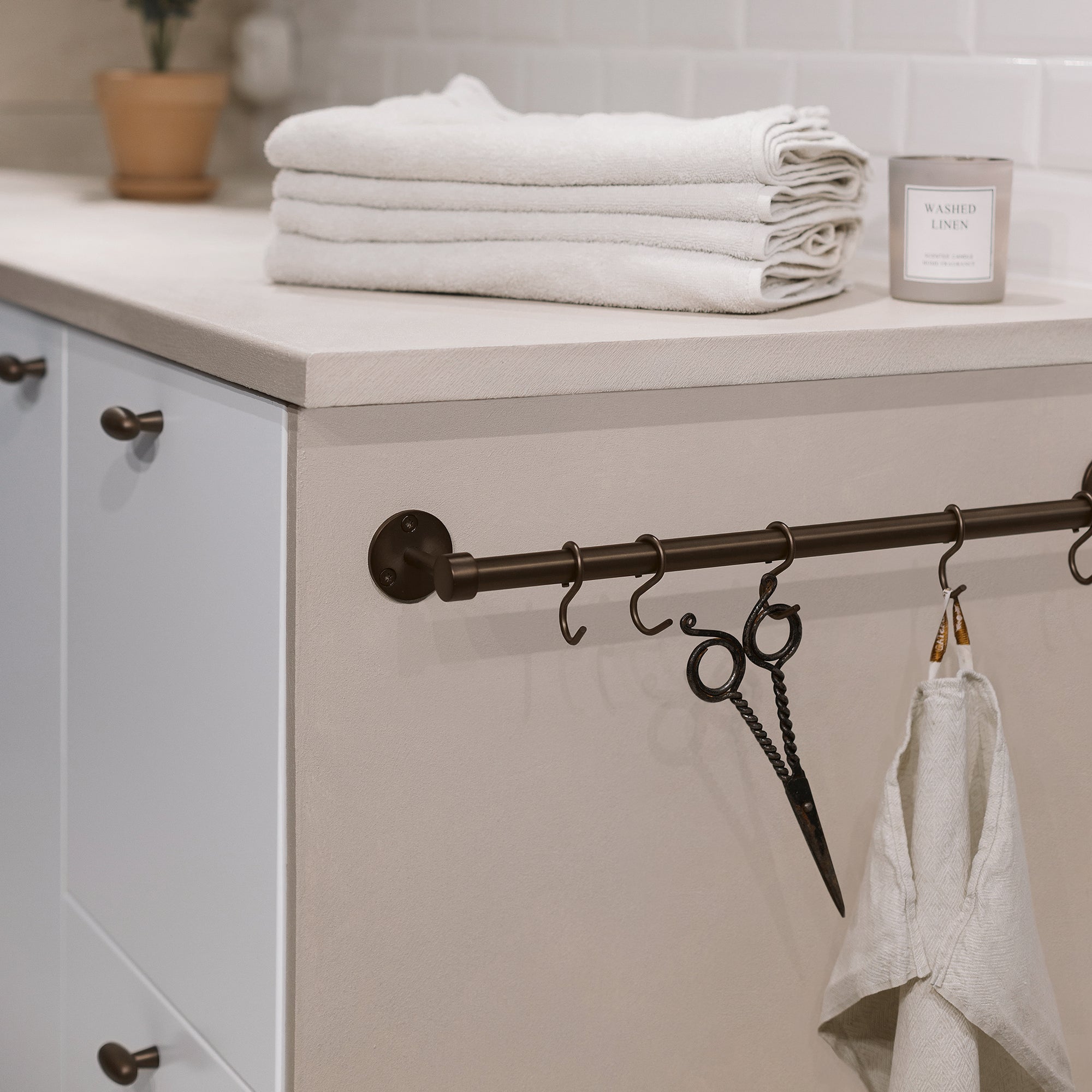 Kitchen Rail Extension Aveny
