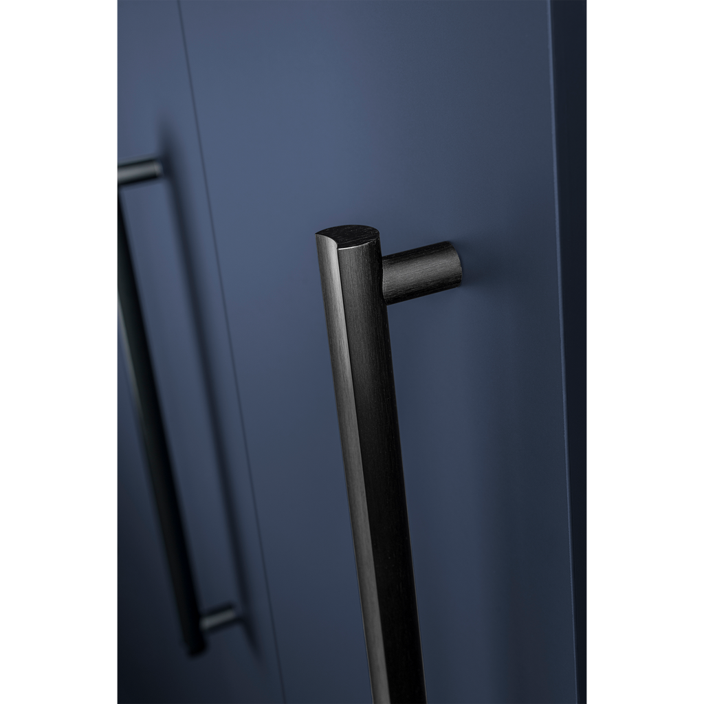 Handle Moon